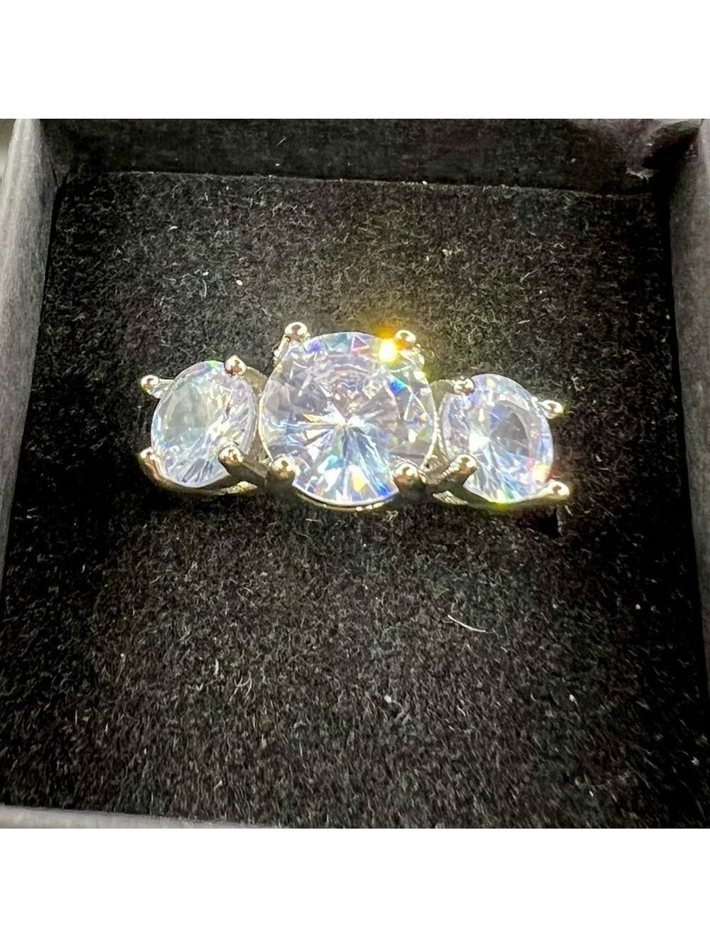 NIB 925 Sterling Silver & Zircon Engagement Wedding Anniversary Ring Size 8